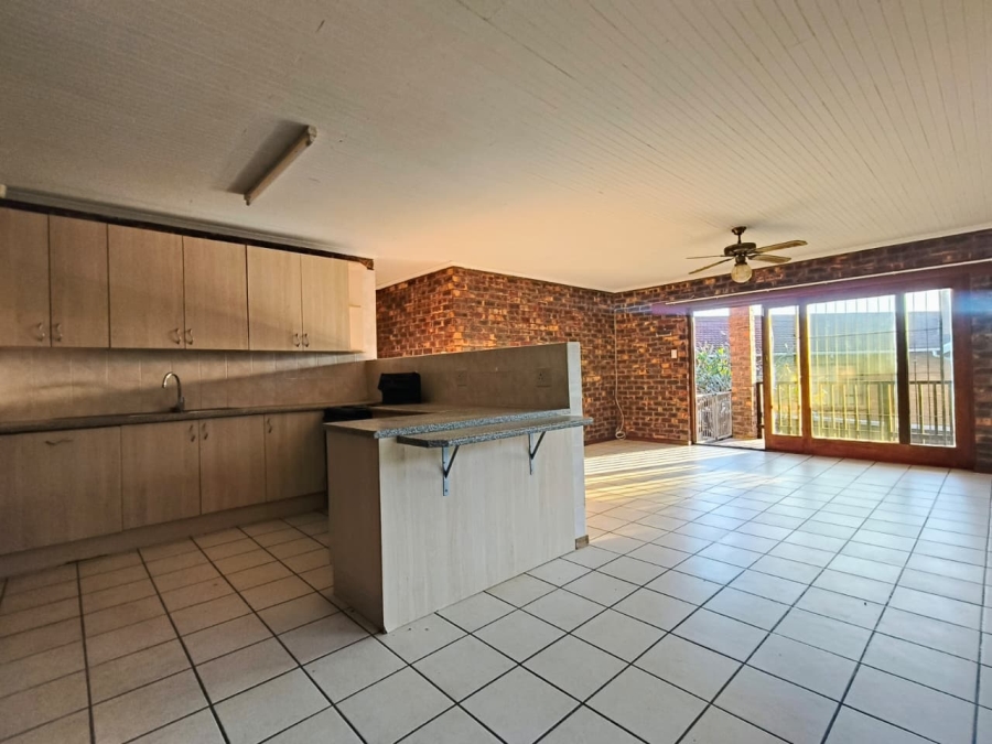 3 Bedroom Property for Sale in Wavecrest Eastern Cape